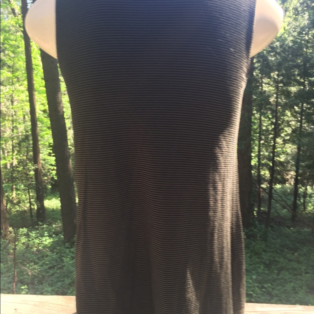 Micheal Farrell cowl neck sleeveless black T-shirt - Picture 7 of 9